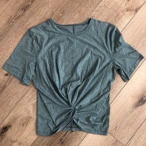 Lululemon twist front top